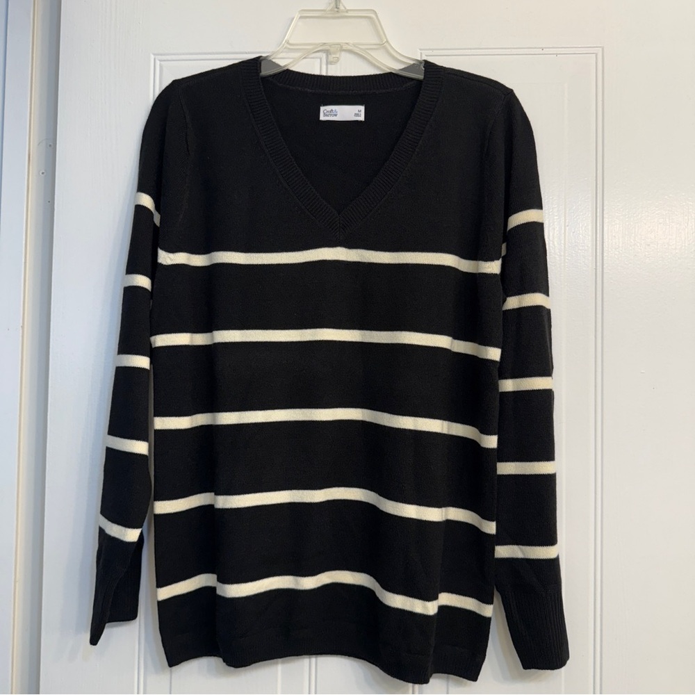 Croft & Barrow “The Extra Soft” Black and White Striped V-Neck Sweater NWT M